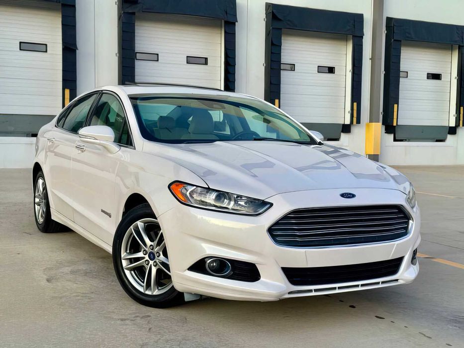 Ford Fusion Titanium      2015