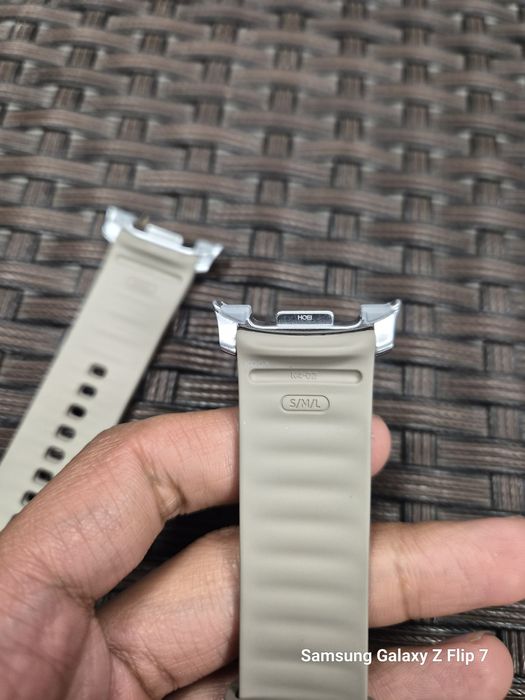 100% Oryginalne Pasek Samsung Hybrid do Galaxy Watch 8 (S/M/L) 
Pasek