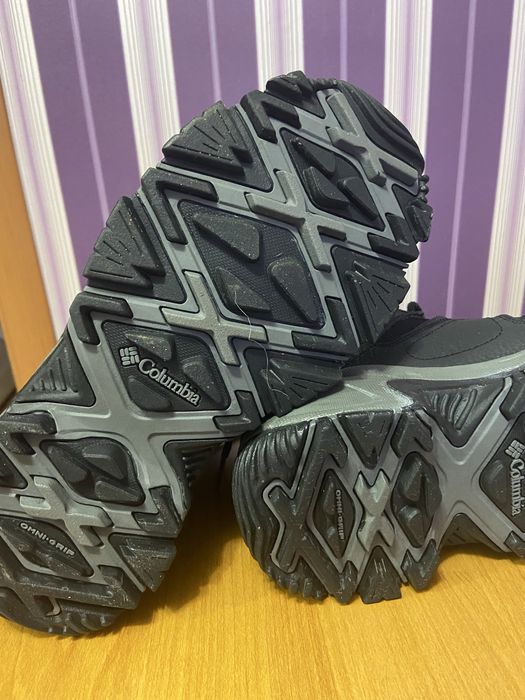 Зимові черевики ботинки кросівки чобітки