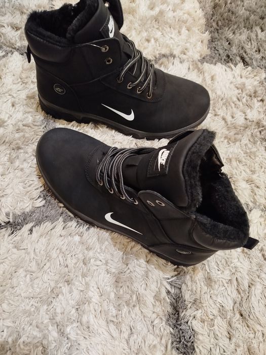 Nowe zimowe buty męskie.