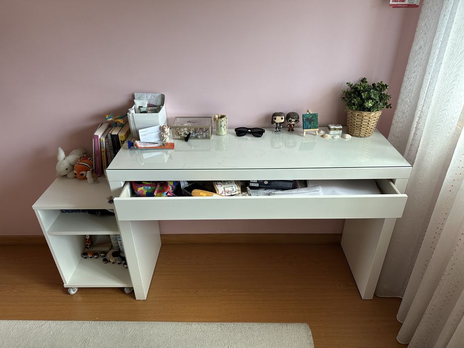 Escrivaninha ou mesa escritório com gaveta