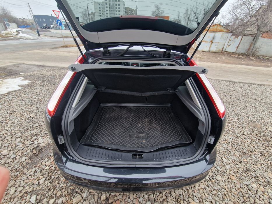 Ford Focus 2010 року