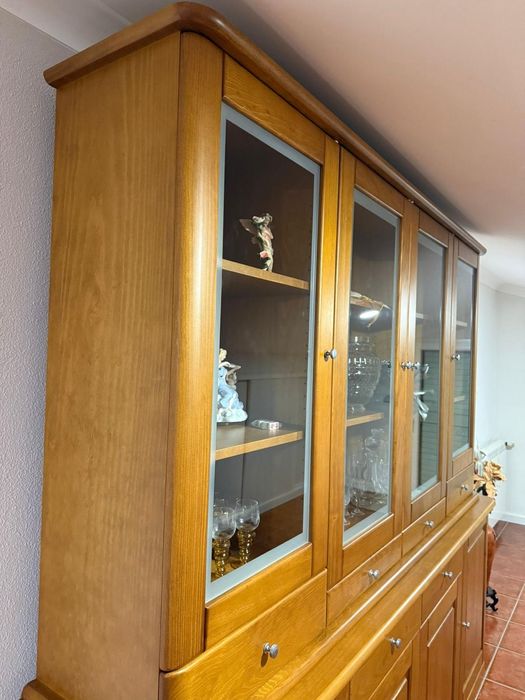 Cristaleira de sala