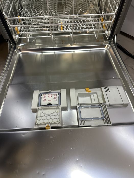 Посудомоечная машина посудомойка Міле