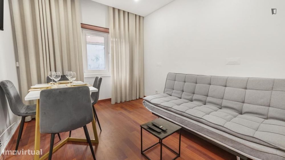 Apartamento com 2 quartos - localizado em Amadora Lisbon