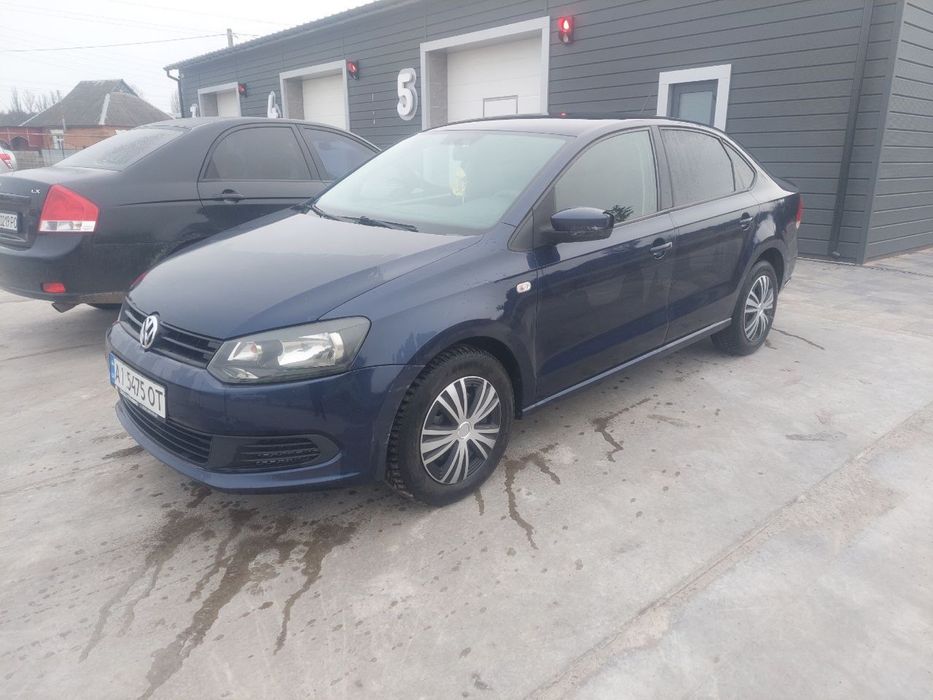 Продам семейный автомобиль