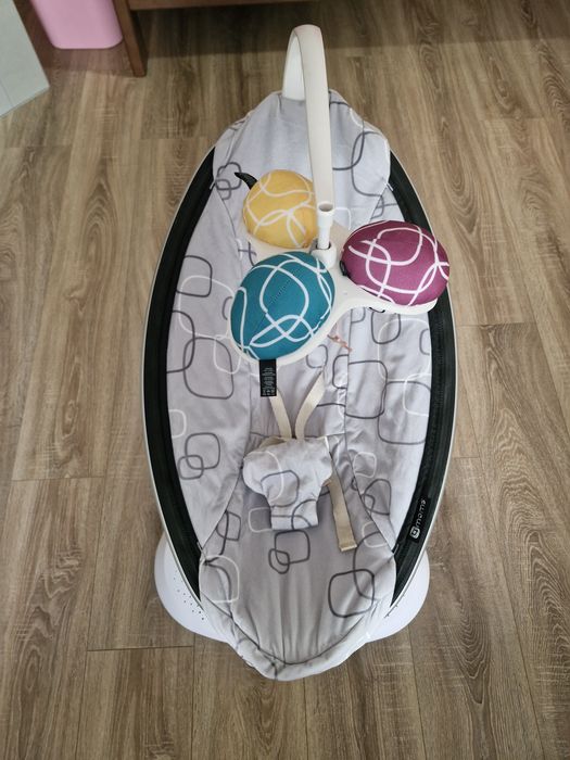 4 moms Укачивающий центр