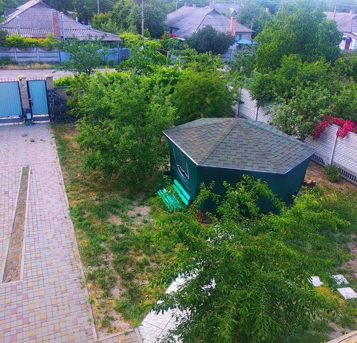 Оренда великого будинку в екологічному районі міста