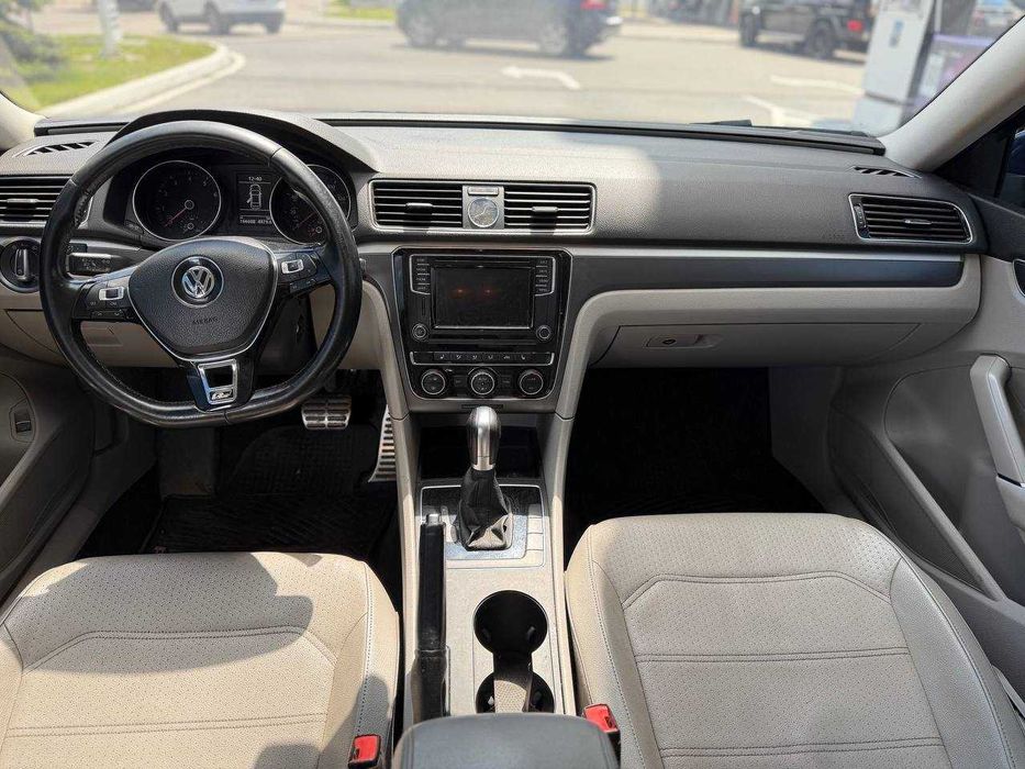 Продам Volkswagen Passat 2017 R-Line