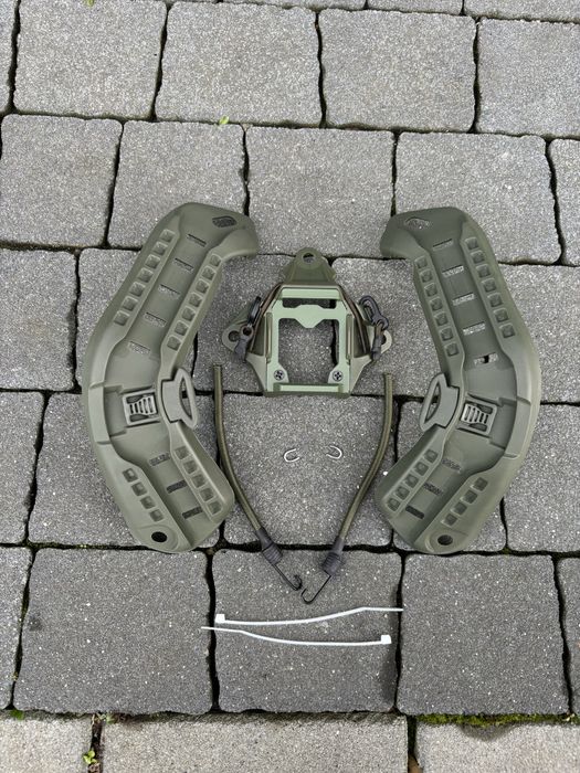 Комплект Mich 2000 рейки та NVG адаптор (шрауд) на каску з вухами