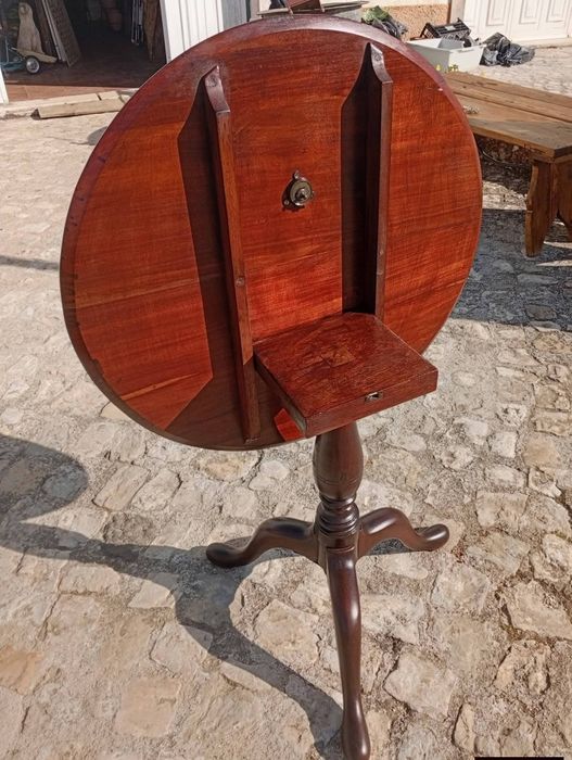 Mesa de apoio basculante