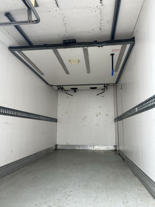 Izoterma Chlodnia Kontener Zabudowa Carrier Supra 750 MT Iveco Daily