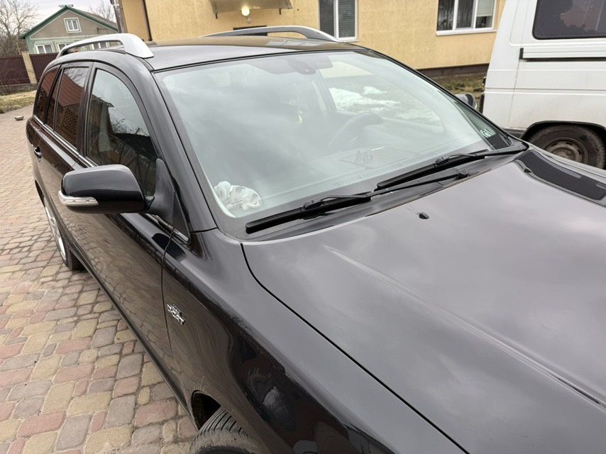 В продажі Toyota avensis