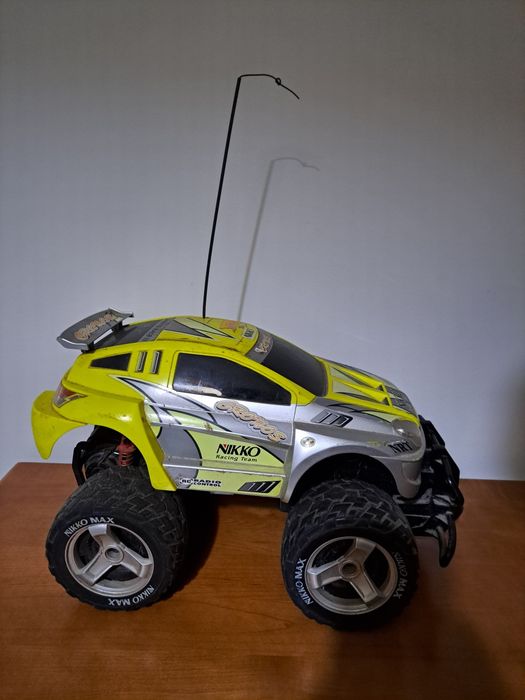 Carro telecomandado Nikko
