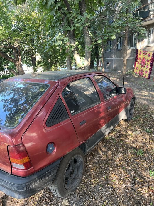Продам опель кадет.