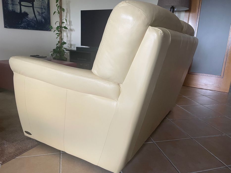 Sofá em pele Chateau D’ax