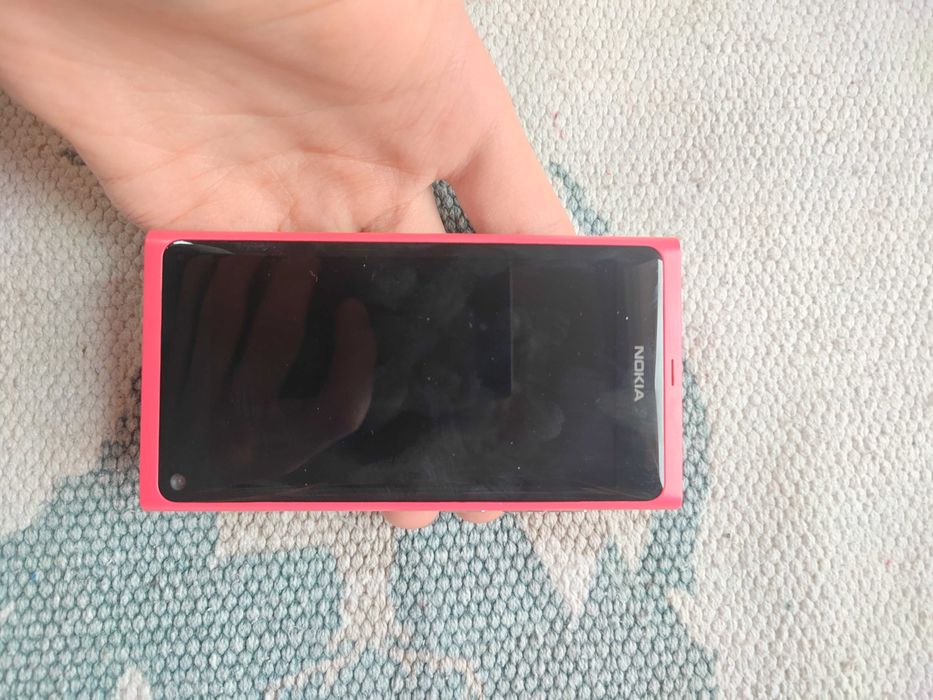 Czerwona Nokia N9 w idealnym stanie