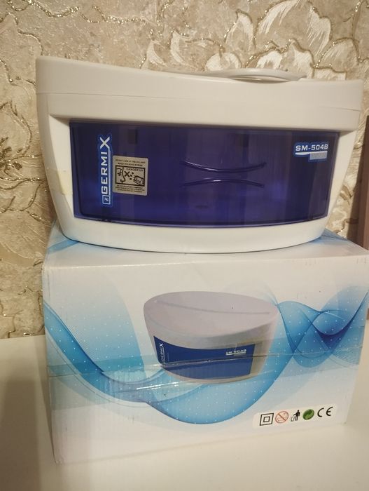 Продам масажну кушетку , сухожар та стерилізатор