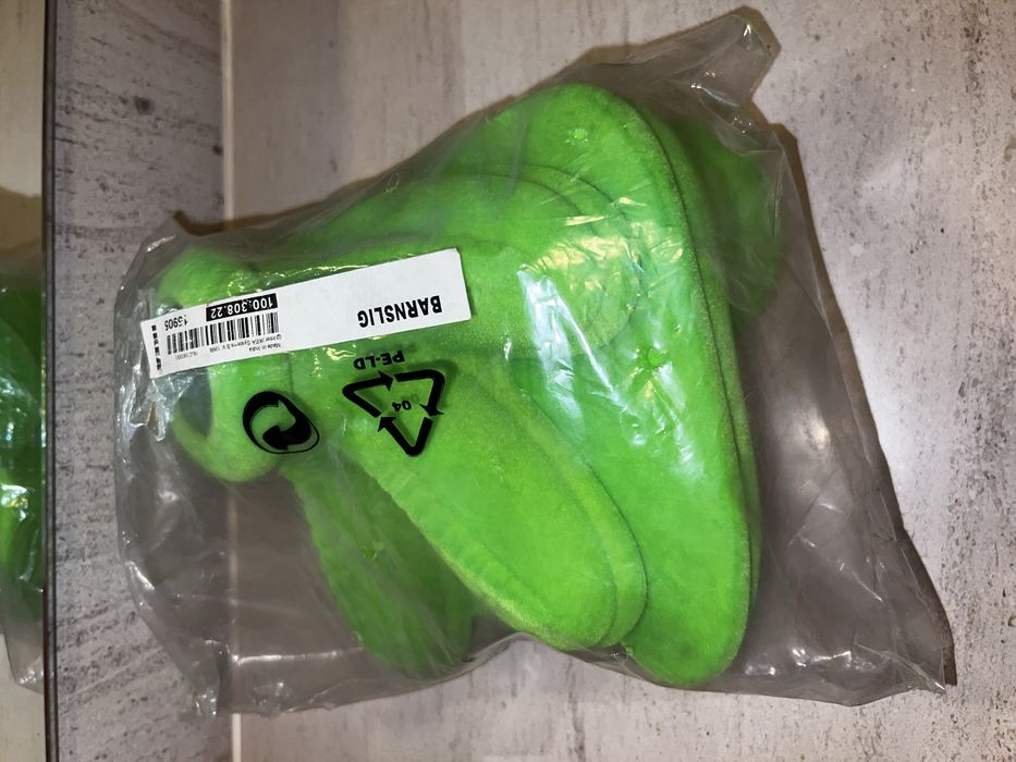 Pés de dinosaauro IKEA para os pes da cana