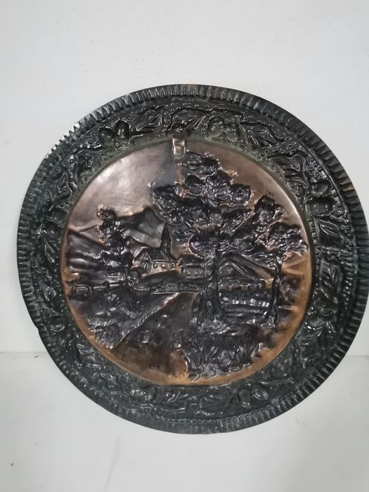 Pratos em cobre com relevo64862109609345123