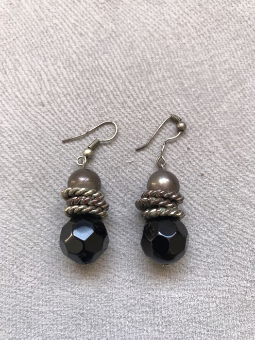 Vários brincos Parfois, H&M, Bijou Brigitte e Pedra Dura