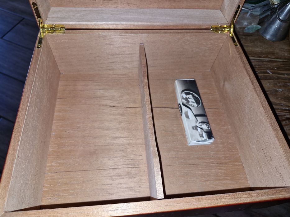 Humidor na cygara cedrowy