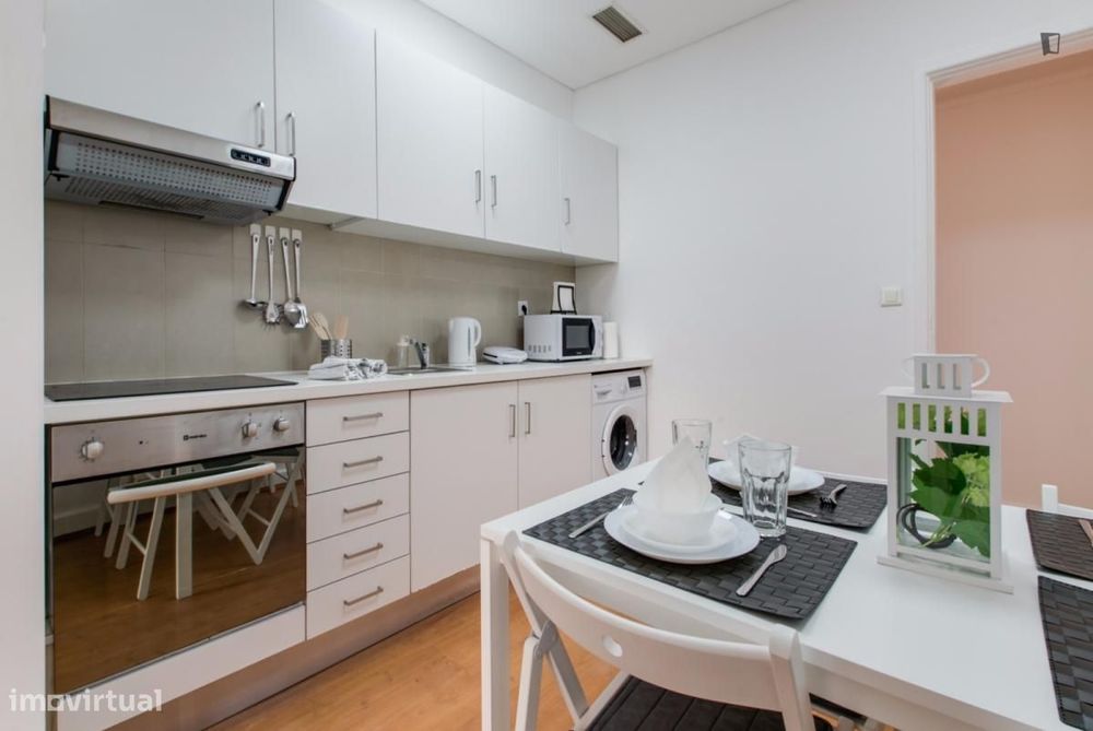 Quarto - localizado em Picoas Lisbon