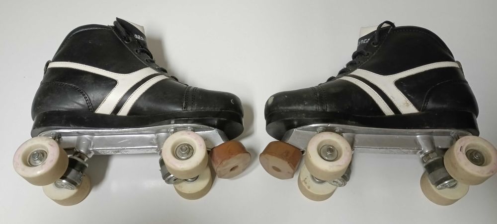 Patins robusto 4 rodas marca Desportex