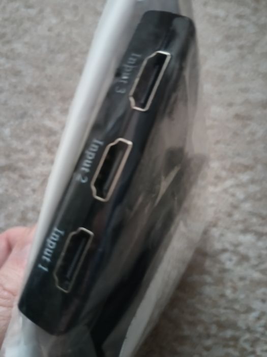 Hub HDMI potrójny.