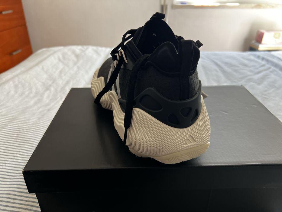 Tenis Adiadas Trae Yong 3 Basquetebol.