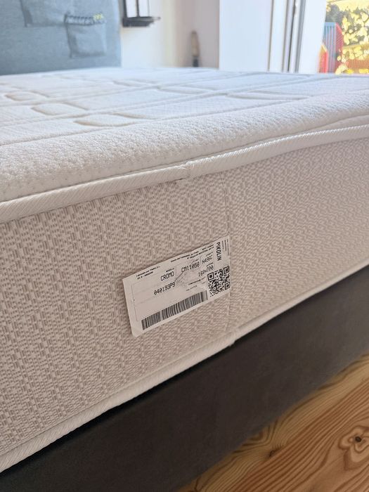 Sommier em pele cinza 160x200 c/ cabeceira forrada + colchão Pikolin