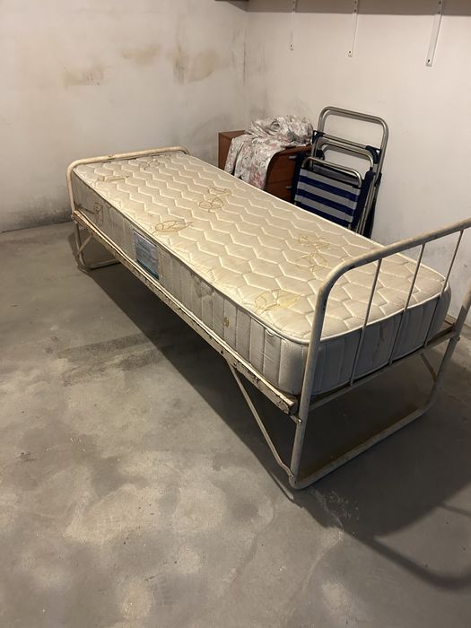 Cama de Solteiro em ferro