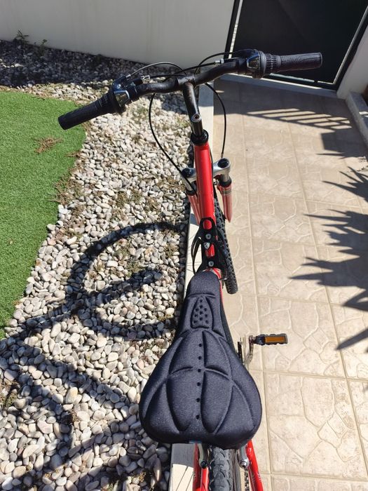 Bicicleta junior vermelha