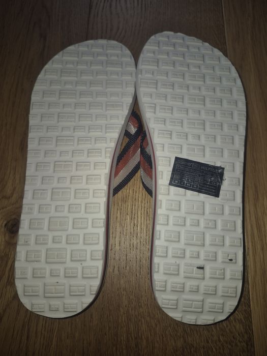 Klapki japonki  Tommy Hilfiger rozm. 39