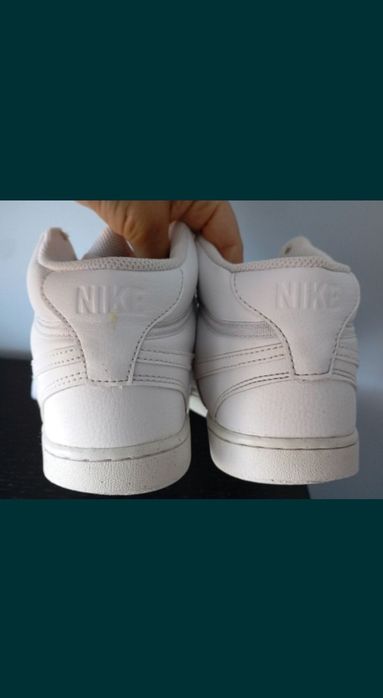 Sapatilhas brancas Nike