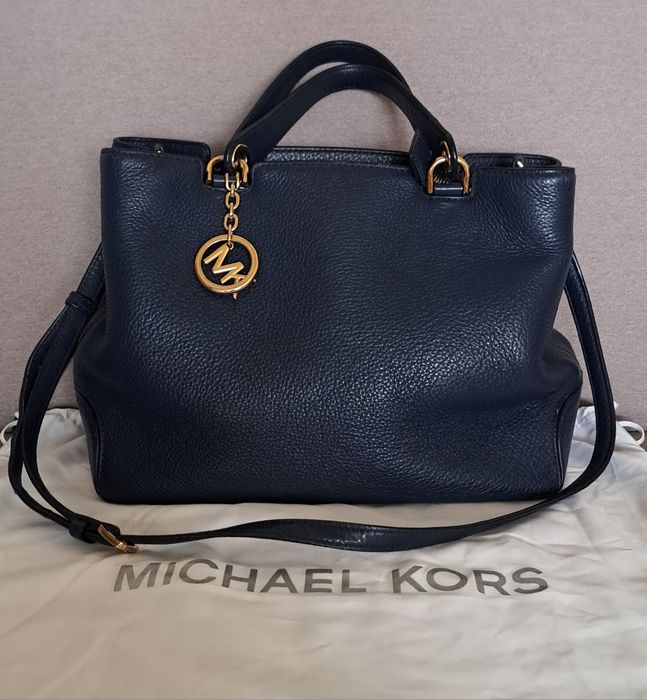 Torebka Michael Kors, granatowa ze złotym zamkiem, skóra.