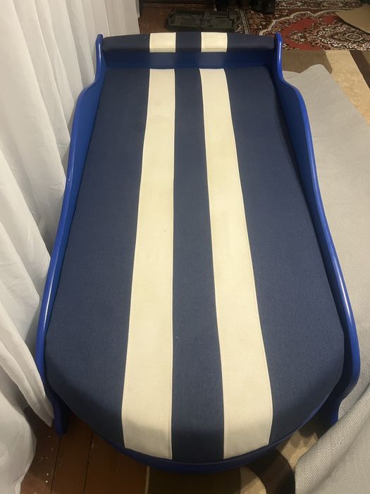 Ліжко машина мерседес