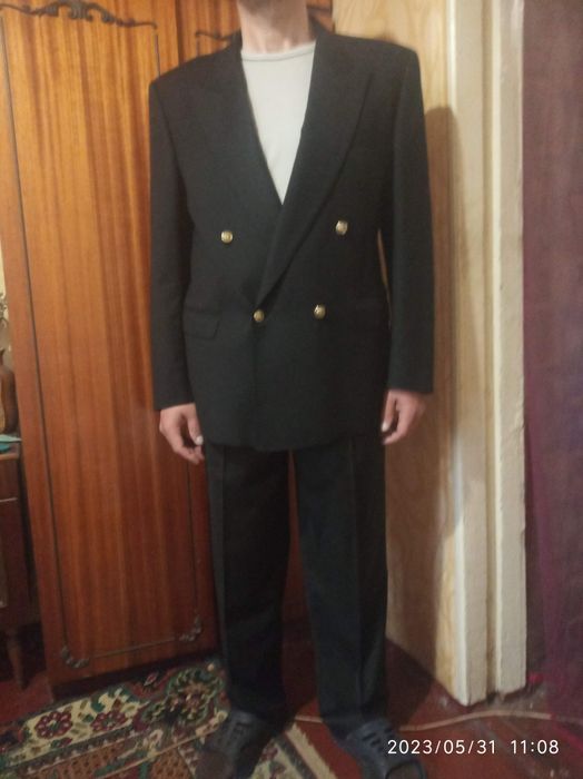 Костюм мужской клубный 52р.