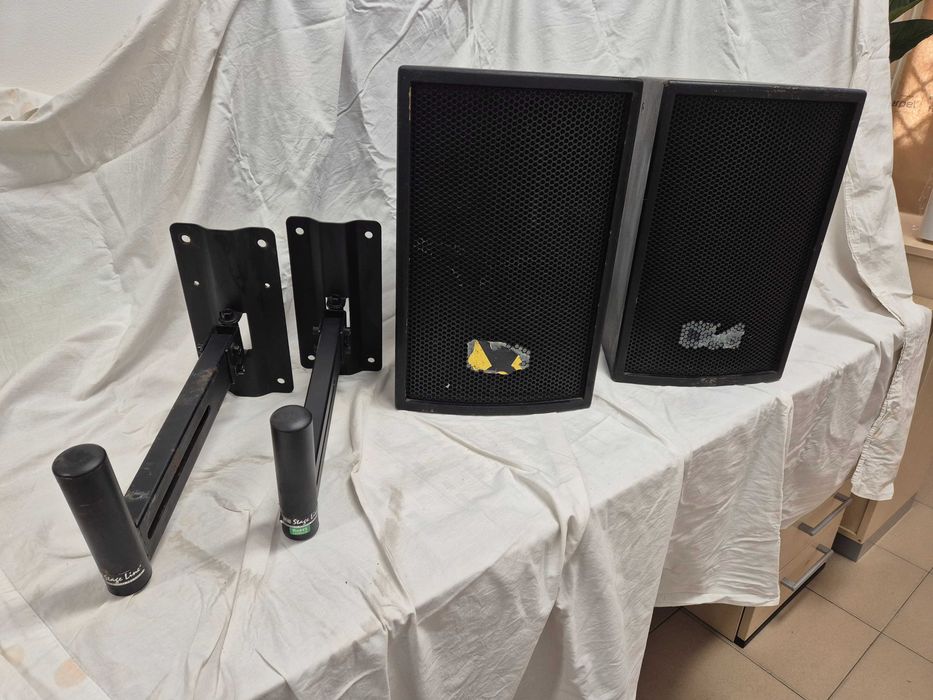 Colunas Omnitronic AS-900 ( 300 Watts, cada uma)