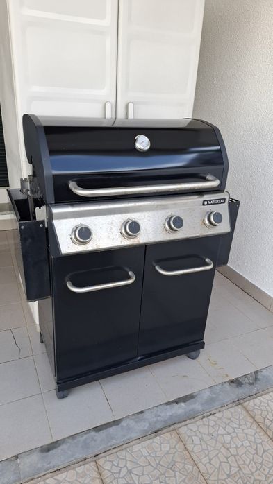 BBQ / barbecue a gás Naterial - 3 pontos de grelha e 1 chapa
