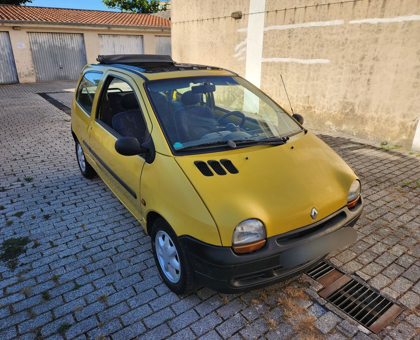 Renault Twingo com teto de abrir de correr