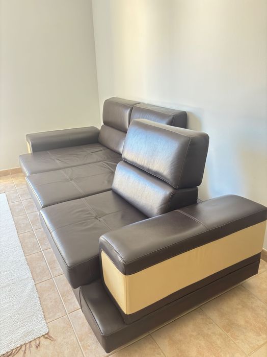 Sofá em cabedal com até 3 chaise longue