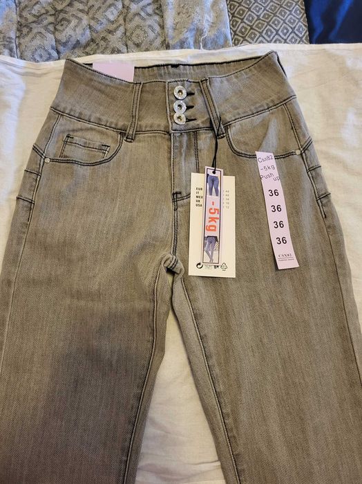 Várias Calças de ganda novas