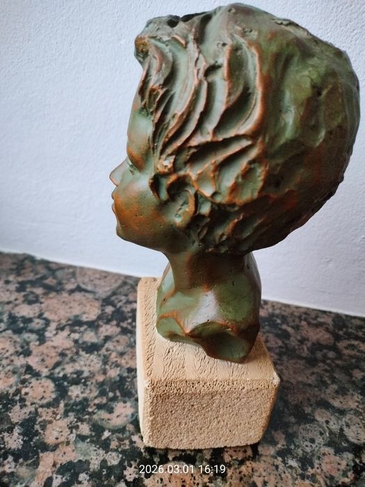 Rzeźba Popiersie Chłopca – Sygnatura Y.V. 234