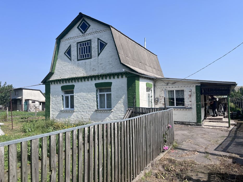 Продам будинок Багрин Фастівський район.