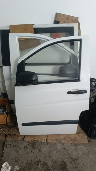 Двері vito 639 4х4 2011 рік