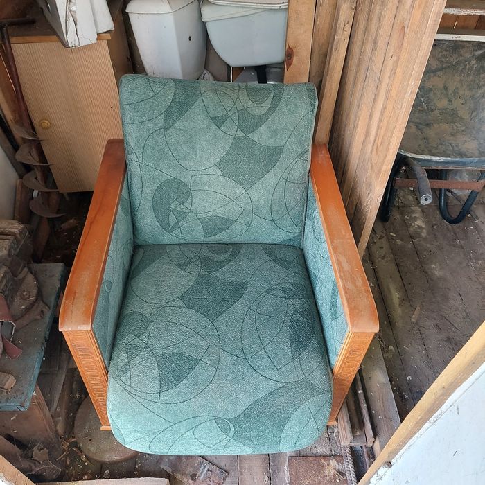 Продам гарне крісло на дачу Киїнка