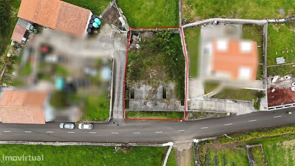 Terreno com inicio de construção em São Mateus da Calheta - Ilha Terce