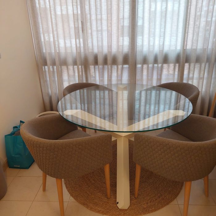 Mesa com tampo de video
