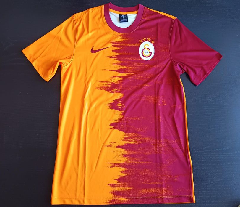 Camisola Galatasarai
